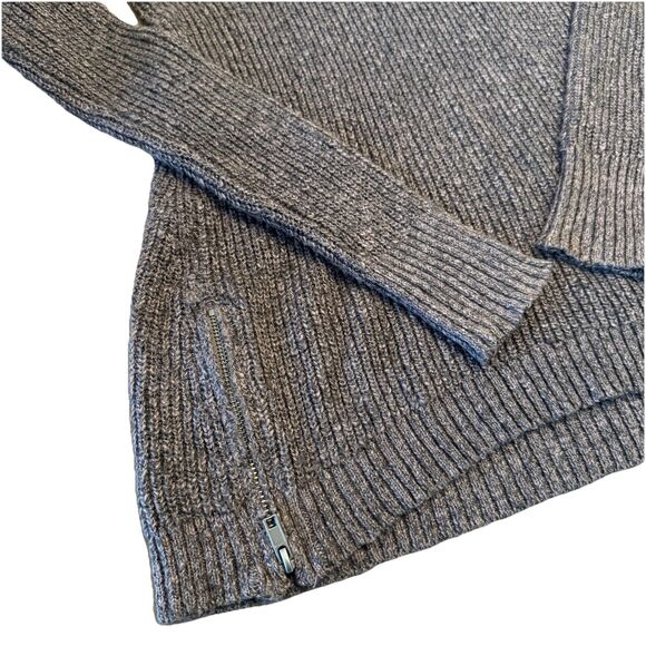 American Eagle Women’s Cold Shoulder Brown Knit Sweater Zipper Detailing Sz SM - Picture 6 of 8